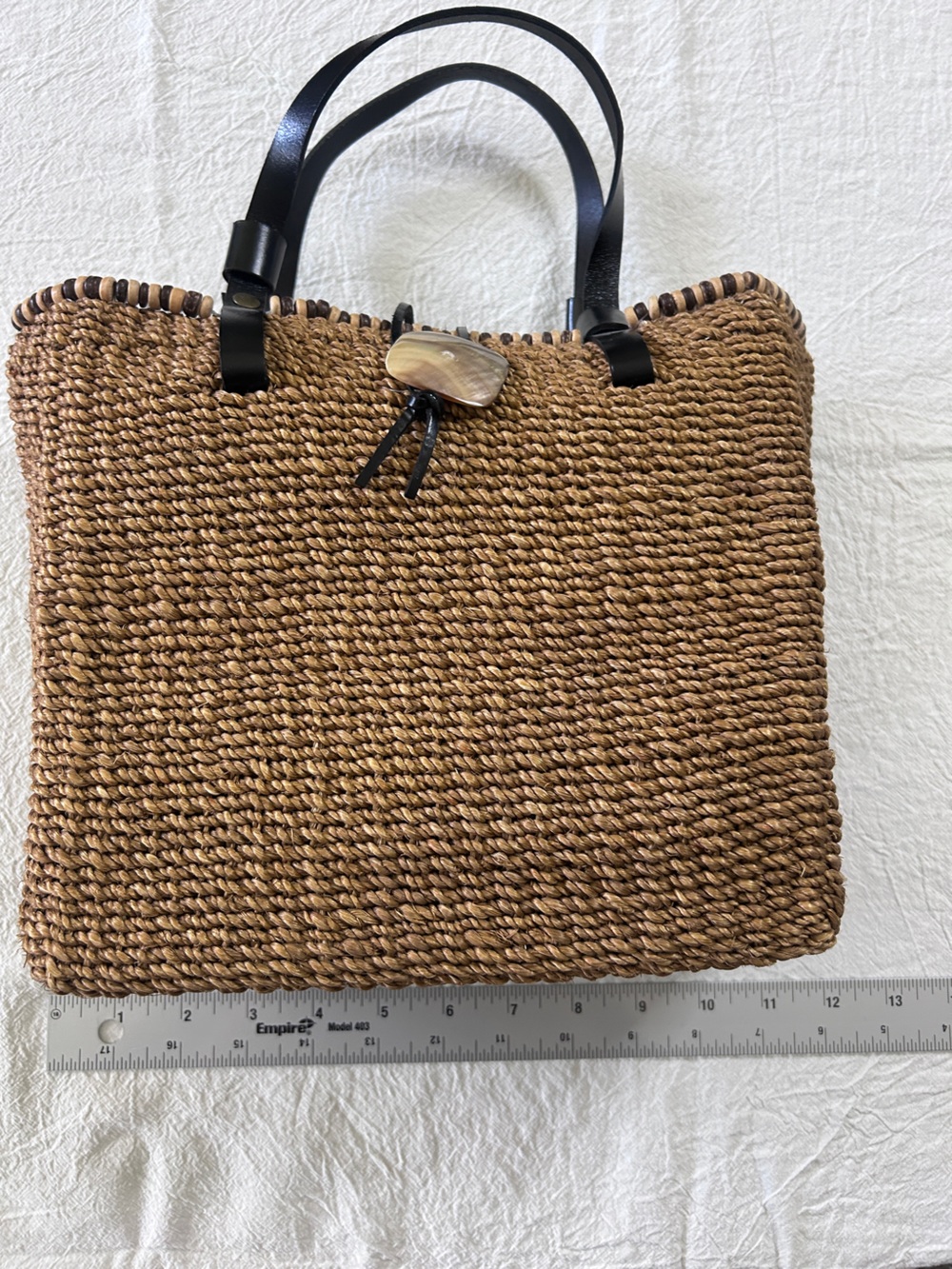 Vintage- Sea Grass Basket Bag with Black Leather Handles + Shell Closure - Picture 9 of 11